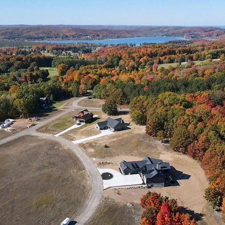 Boyne Mtn Retreat With Hot Tub And Shuttle To Resort! Boyne City Exteriér fotografie